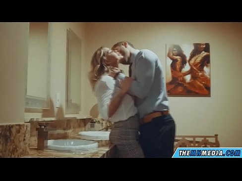 ❤️ როცა მკერდი ქერა აცდუნებს საჯარო საპირფარეშოში ❤❌ პორნოვიდეო ჩვენთან ❌️❤